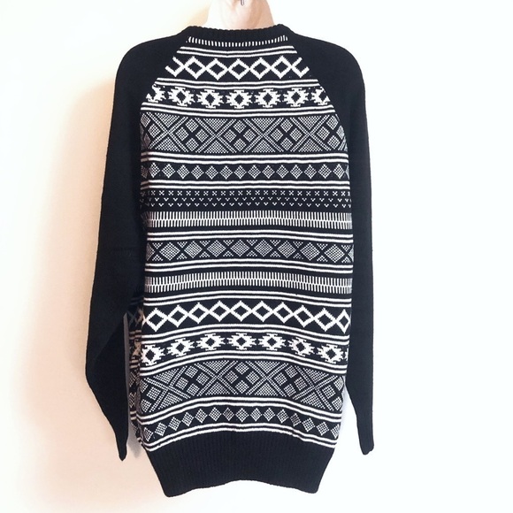 🆕 Carbon aztec striped crew neck sweater XXL black white pullover plus size - Picture 2 of 8